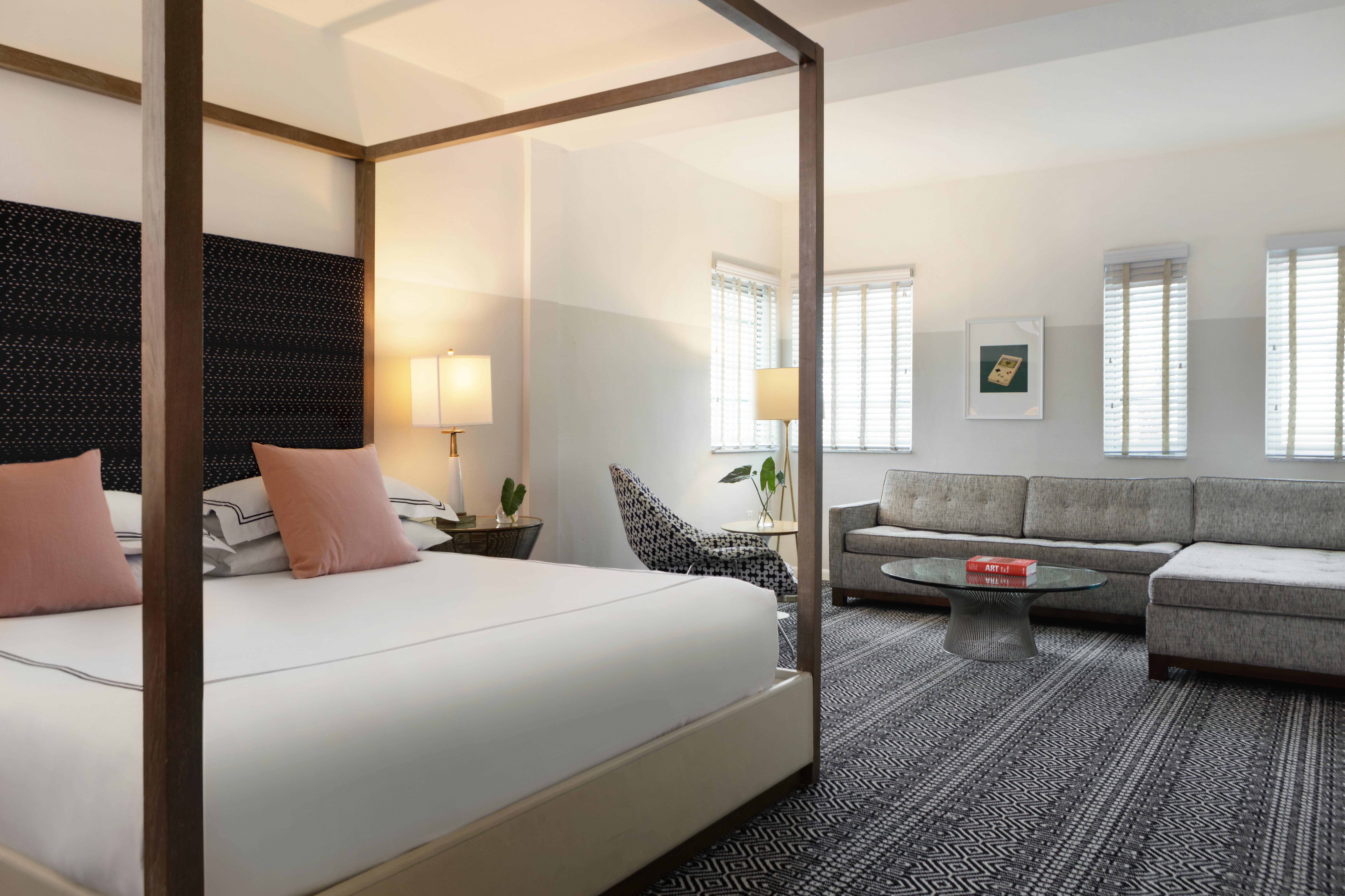 Kimpton Surfcomber Resort 4*