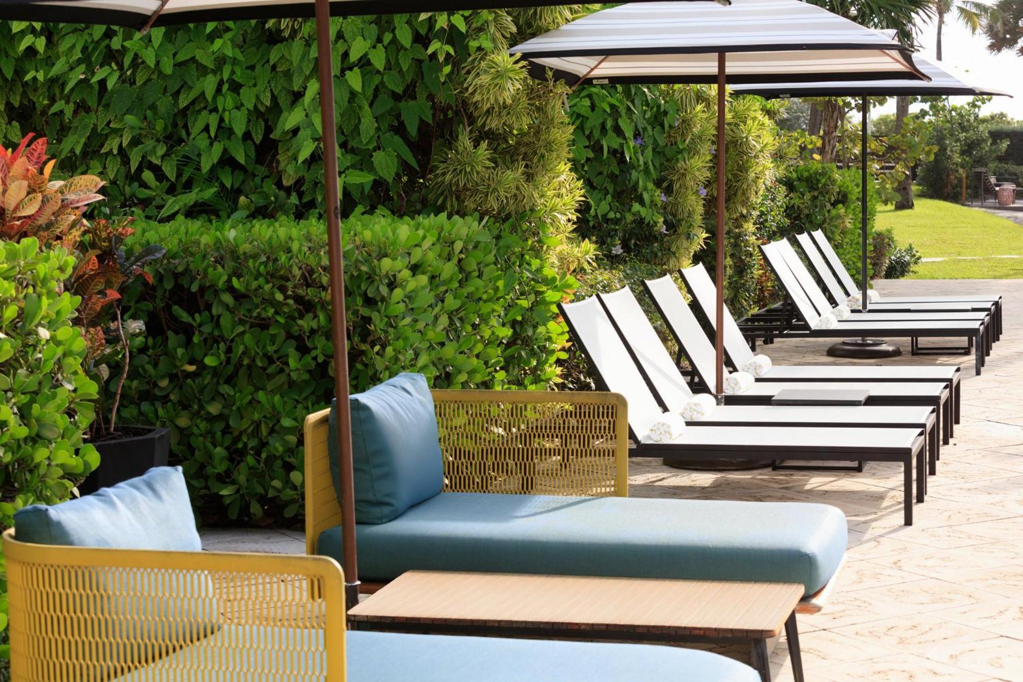 Kimpton Surfcomber Miami Beach